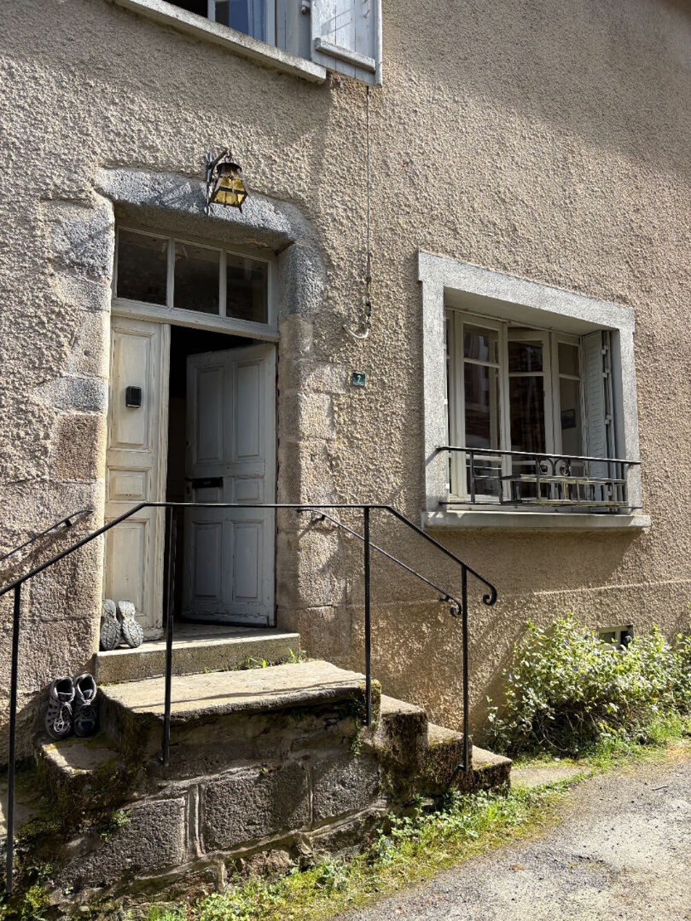Maison de village avec jardin en bord de rivière