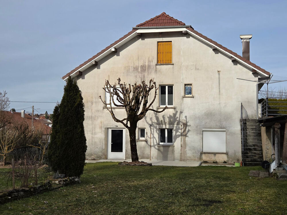 MAISON 8 PIECES SUR TERRAIN DE 8 ARES 299000 EUROS