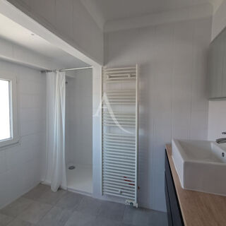  Appartement à louer 4 pièces 73 m²
