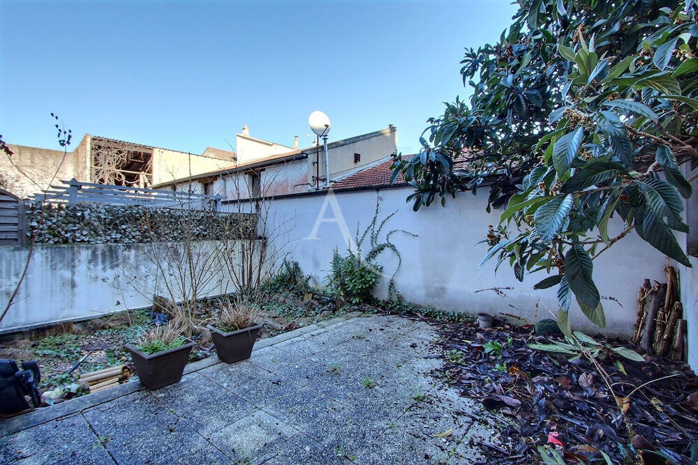Appartement Gennevilliers - 1 pièces + jardin - 32.01 m2