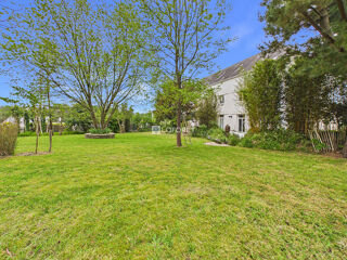  Maison à vendre 15 + pièces 675 m²