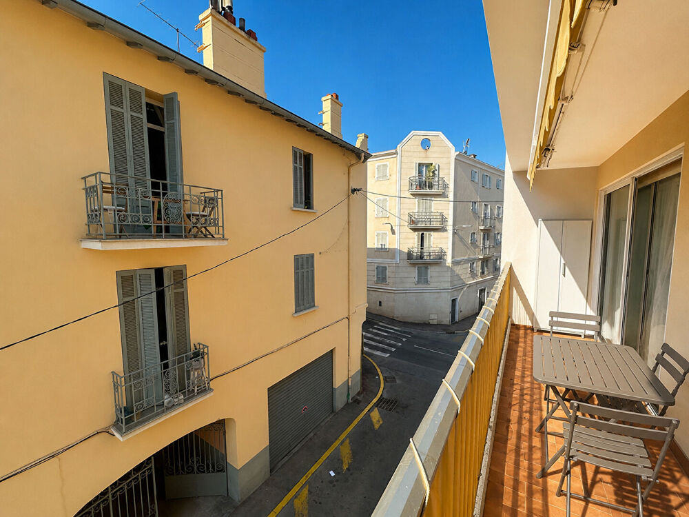 Vente Appartement A vendre appartement 2 pièces en plein coeur de centre ville à Saint Raphaël entièrement rénové Saint raphael