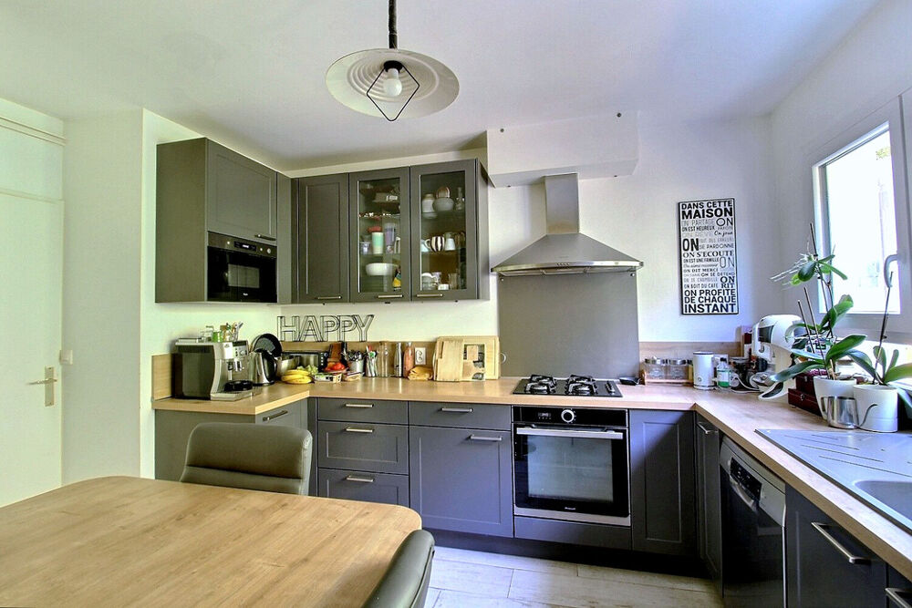 Vente Maison Maison individuelle de 6 pièces 138 m² quartier de la marnière Maurepas Maurepas