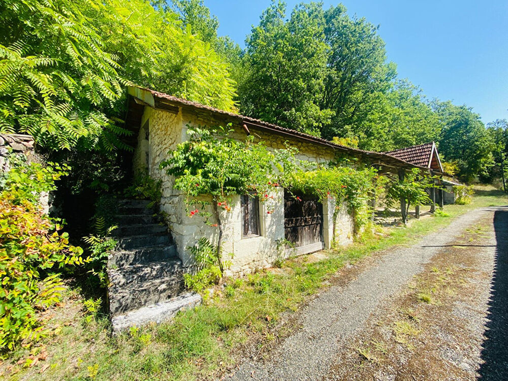 Corps de ferme avec 23 hectares et grange de 200 m²