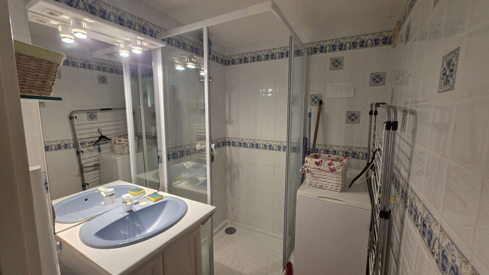 Location Appartement Location meublé T3 avec  coin nuit - Piscine - garage  Les ISSAMBRES Les issambres