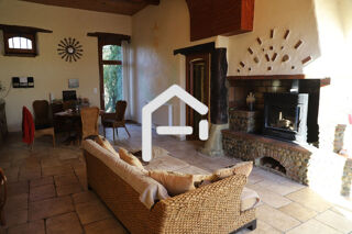  Villa � vendre 15 + pi�ces 626 m�