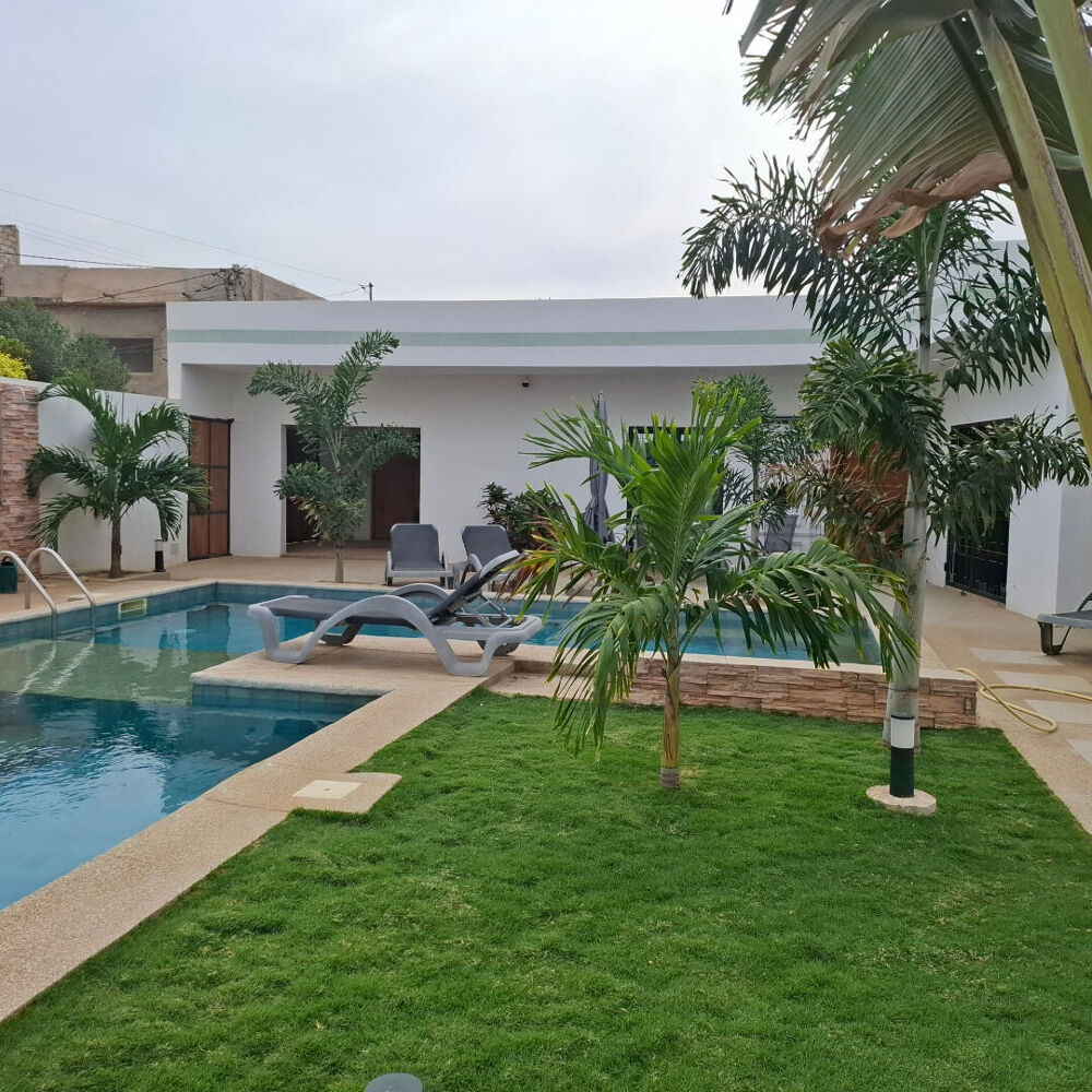 Vente Maison BELLE VILLA  DE 3 CHAMBRES  ETAT NEUF  SUR UN BEAU TERRAIN ARBORE DE 600 M2 Somone (Senegal)