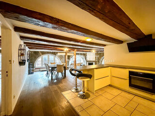  Appartement à louer 3 pièces 104 m²