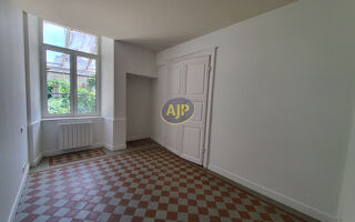  Appartement à louer 3 pièces 76 m²