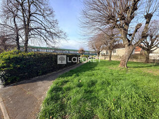  Terrain à vendre 897 m²