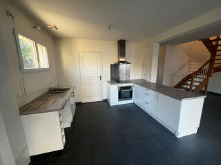  Maison à louer 4 pièces 112 m²