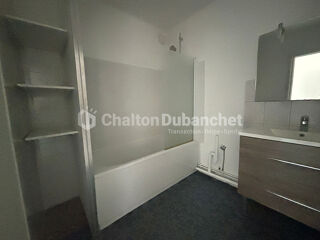  Appartement à louer 4 pièces 74 m²