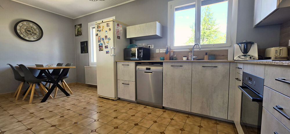 Vente Maison À vendre maison sur sous-sol 4 chambres 170 m² Louhans