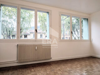  Appartement à louer 3 pièces 60 m²