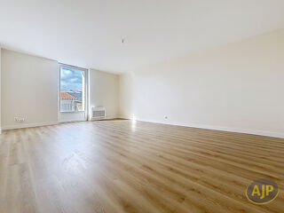  Appartement à louer 3 pièces 74 m²