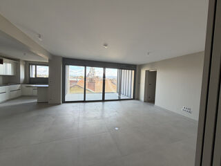  Appartement à louer 3 pièces 100 m²