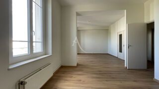  Appartement à louer 3 pièces 79 m²