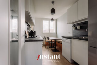  Appartement à louer 5 pièces 76 m²