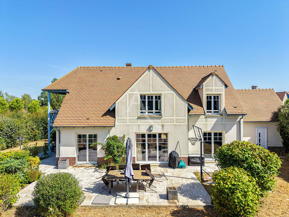 Bailly-Romainvilliers : Maison familiale de 160 m², terrain 887 m², vue lac