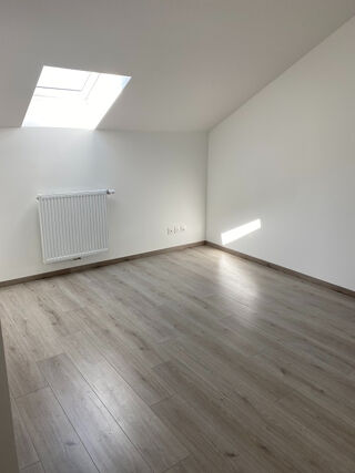  Appartement à louer 4 pièces 81 m²