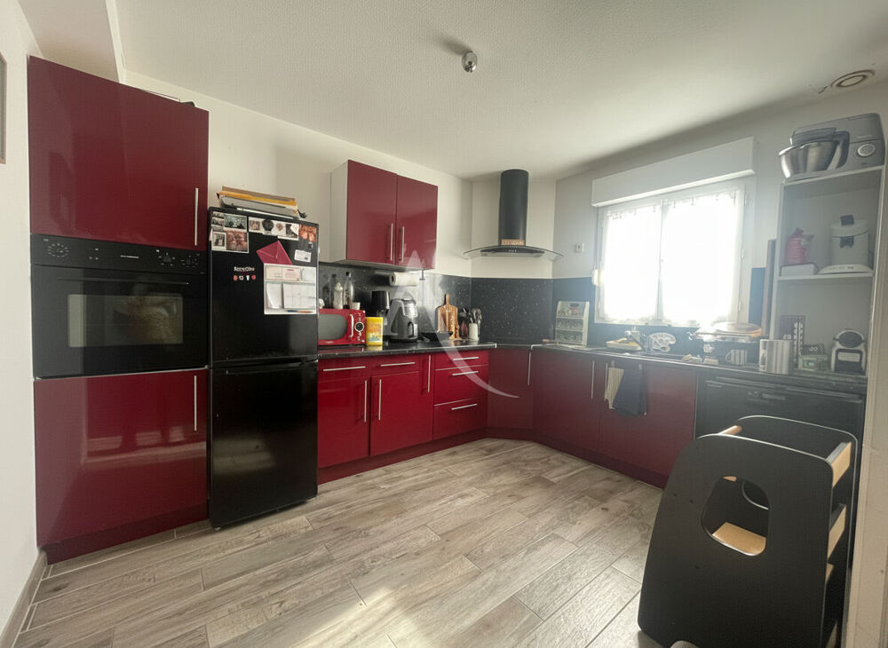 Location Maison Maison Saintes 4 pièce(s) 82 m2 Saintes