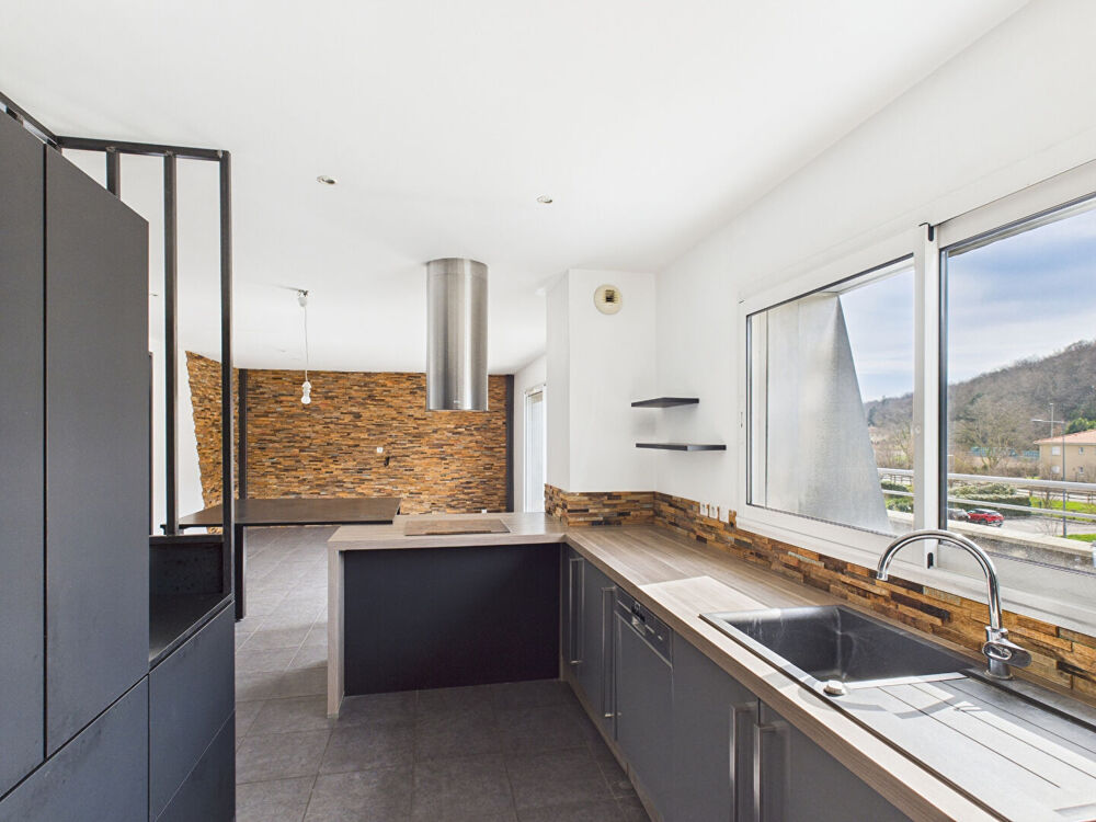 APPARTEMENT CLIMATISE ! T3. DERNIER ETAGE TERRASSE 33m² . GARAGE BOX. CHATEAUVERT 26000 VALENCE