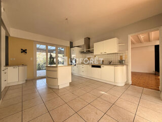  Maison à vendre 8 pièces 210 m²