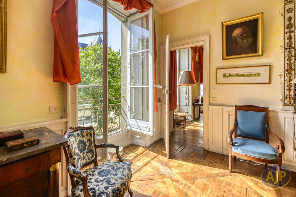NANTES CATHEDRALE - APPARTEMENT FAMILIAL DE CARACTERE