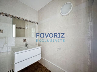  Appartement à louer 5 pièces 86 m²