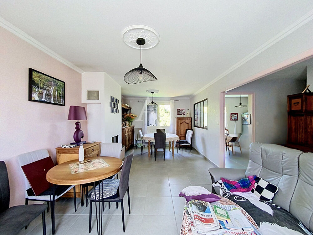Maison Montreuil Juigne 7 pièce(s) 128 m2