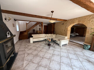  Maison  vendre 9 pices 352 m