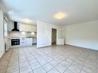  Appartement à louer 2 pièces 45 m²