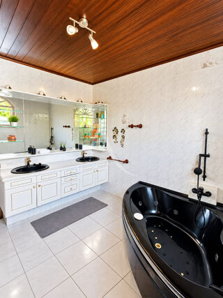  Maison à vendre 7 pièces 232 m²