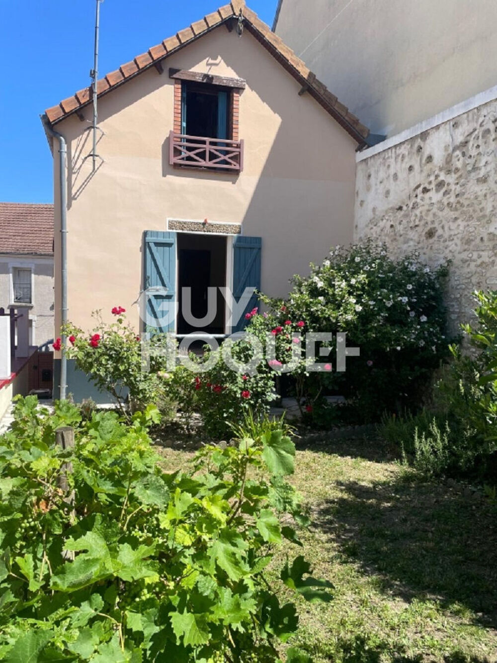 Vente Maison Maison de caractère entièrement rénovée avec jardin, dépendance et garage. Vieux Village d'Aubergenville Aubergenville