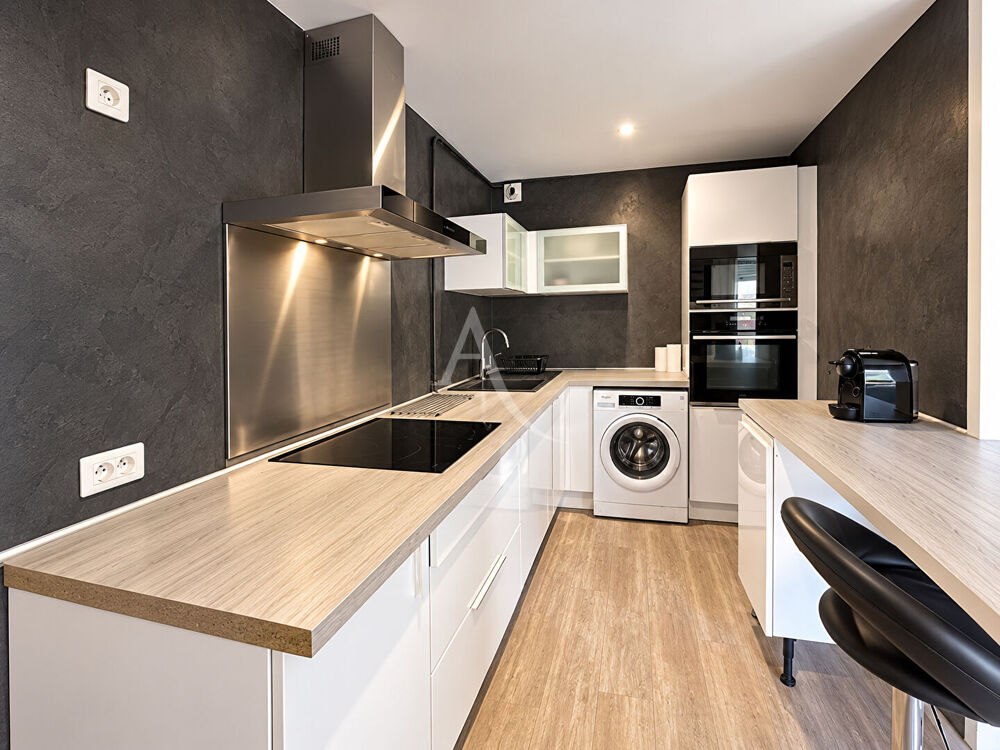 Location Appartement APPARTEMENT 2 PIECES - 52 m2 - PARKING, PROXIMITE PLAGE Marseille 8