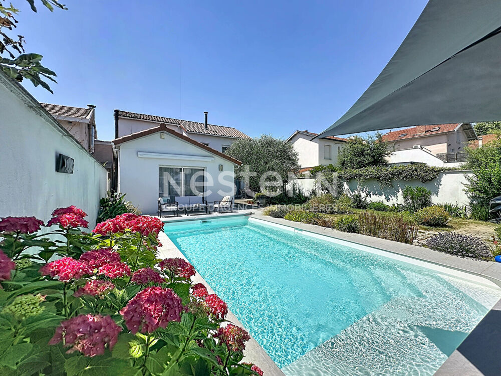 Vente Maison Grande maison d'exception 5 pièces 4 chambres avec piscine et terrasses - 69500 BRON Bron