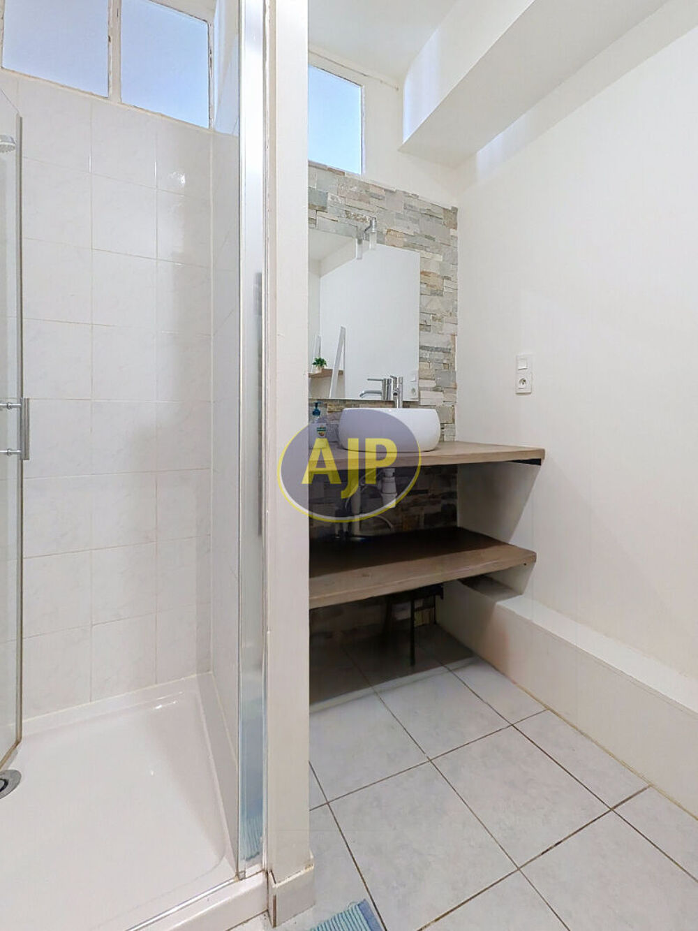 Location Appartement IINDRE T1-Bis meublé bord de Loire 32m² Basse indre