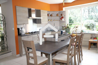  Maison � vendre 10 pi�ces 325 m�