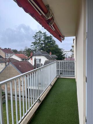  Appartement à louer 4 pièces 92 m²