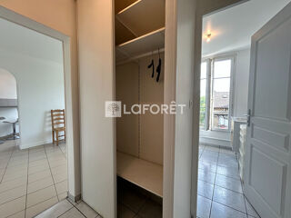  Appartement à louer 2 pièces 33 m²