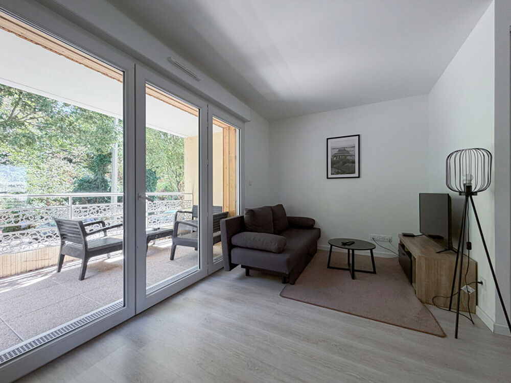 A vendre - Appartement T3 de 65 m² vendu meublé, avec balcon et parking, dans résidence récente (2021) avec ascenseur "Angers Ga