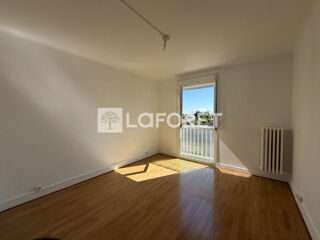  Appartement à louer 4 pièces 74 m²