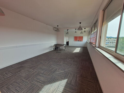 Local commercial &agrave; vendre &agrave; Six-Fours - 73.20 m&sup2; 255000 83140 Six fours les plages