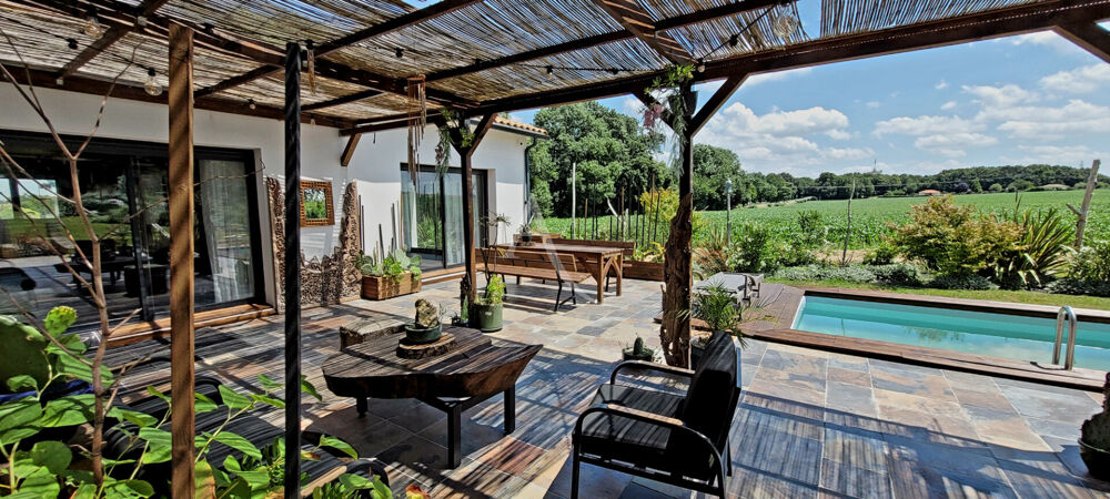 Maison Saint Georges Des Coteaux 4 pièce(s) 149.89 m2