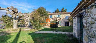  Maison à louer 6 pièces 215 m²