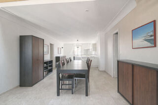  Appartement à louer 5 pièces 127 m²
