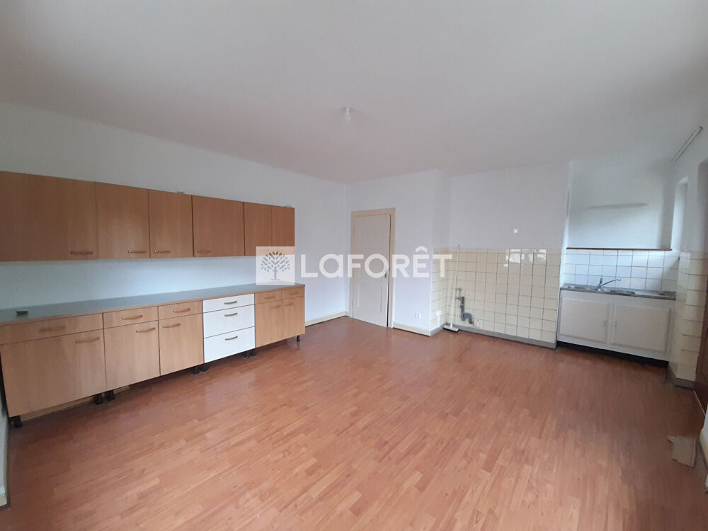 Grand appartement 4 pièces avec petit extérieur au centre de RHINAU