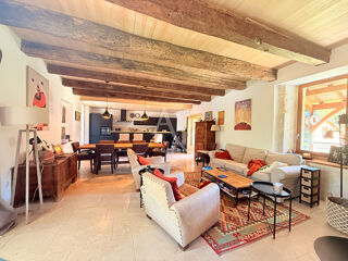  Maison  vendre 6 pices 330 m