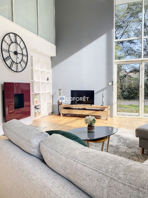  Maison � louer 7 pi�ces 207 m� Ecully