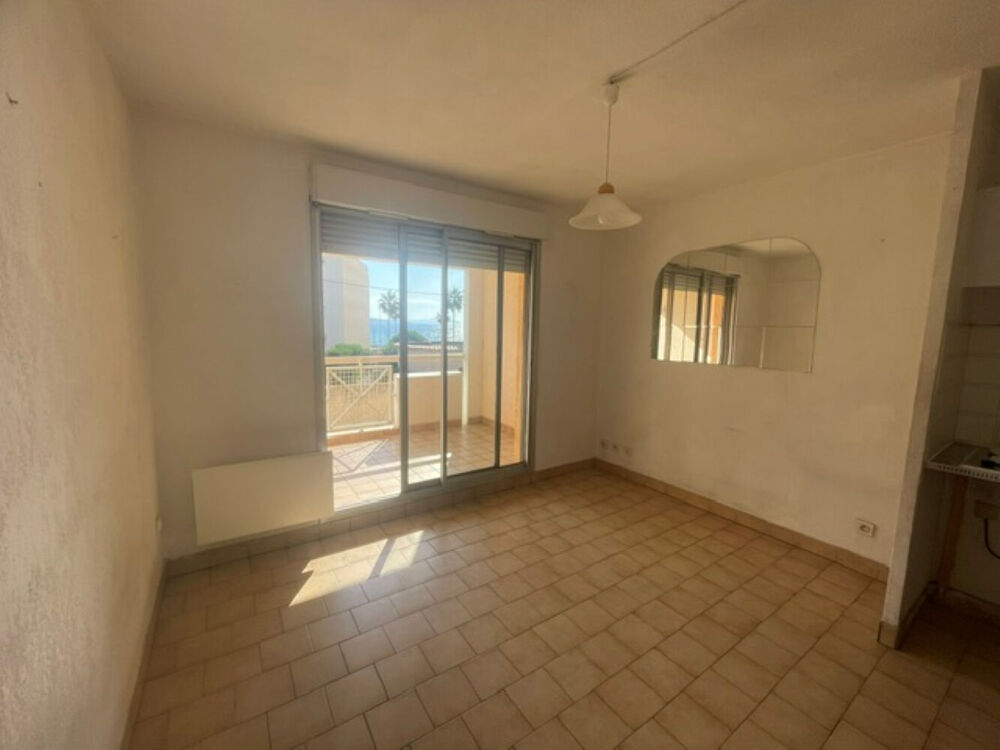 Location Appartement Exclusivité NESTENN La Ciotat - Studio à louer avec vue mer imprenable en bord de mer La ciotat